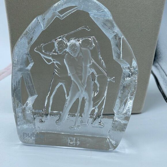 Nybro Sweden 3D golfer paperweight. - Picture 1 of 8